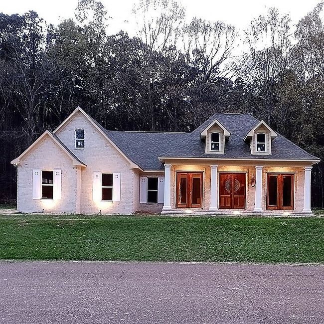 Photo of 30 Fairway Dr, Natchez, MS