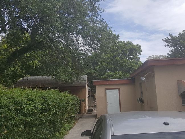 Preview of property located at 585 Ne 163rd St