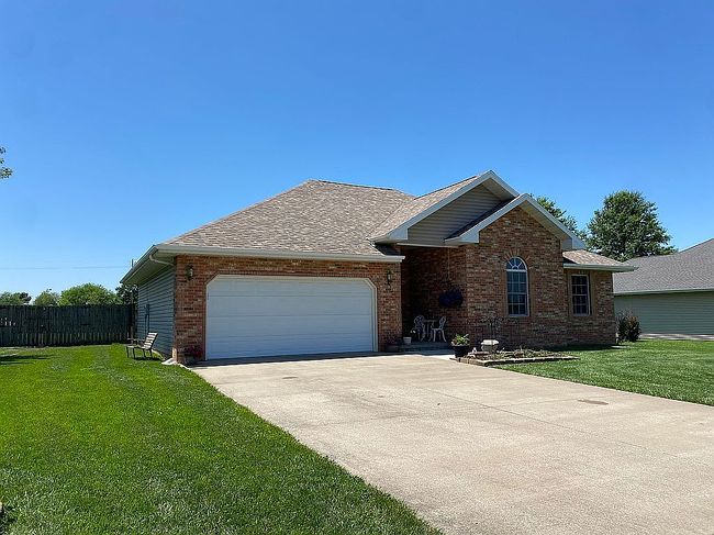 Image of 421 Holly Dr
