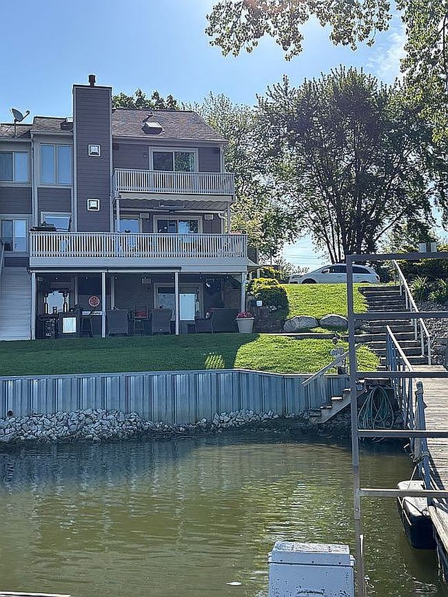 Image of 3172 Beach Blvd