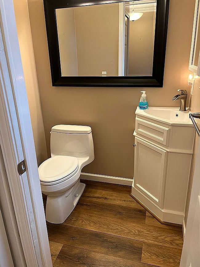 Photo of 18689 Jamestown Cir, Northville, MI