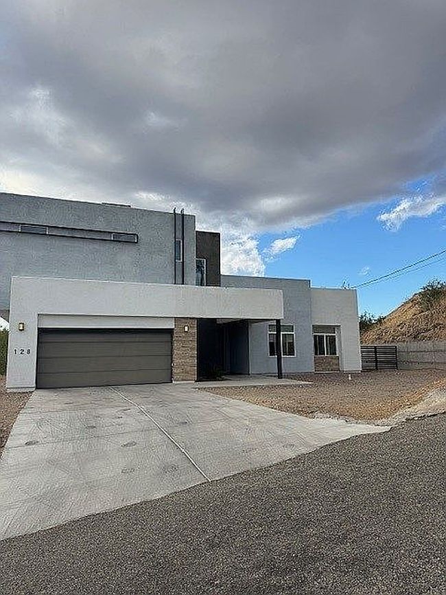 Image of 128 Avenida Ostion