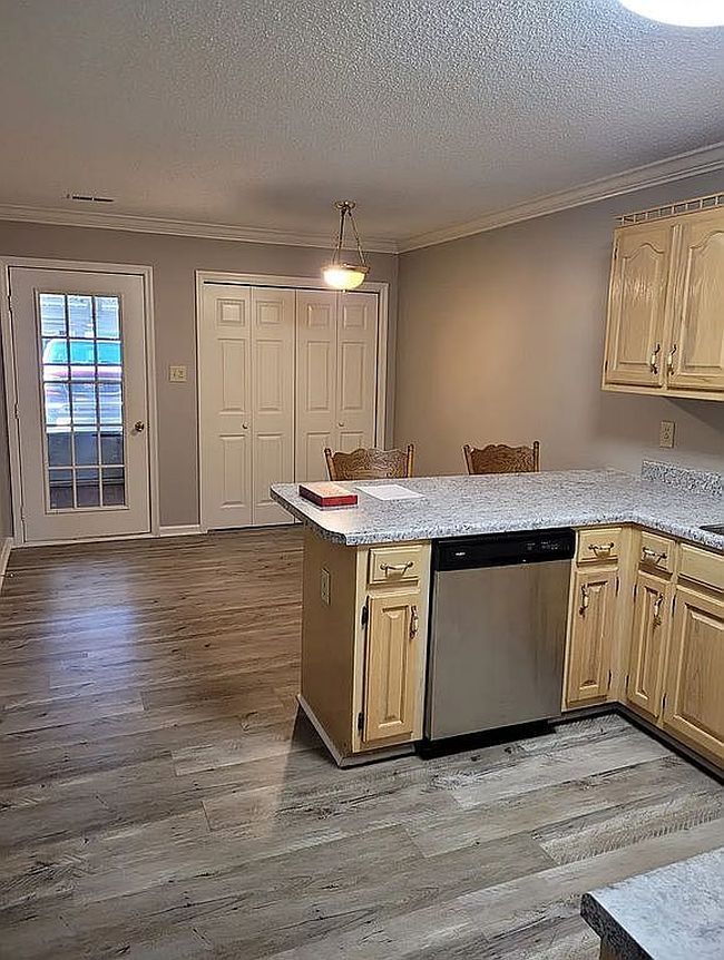 Photo of 1962 E Brownstone Ct Sw, Decatur, AL