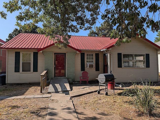 Photo of 120 Phillips Ave