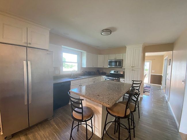 Photo of 29 Cord Dr, Latham, NY