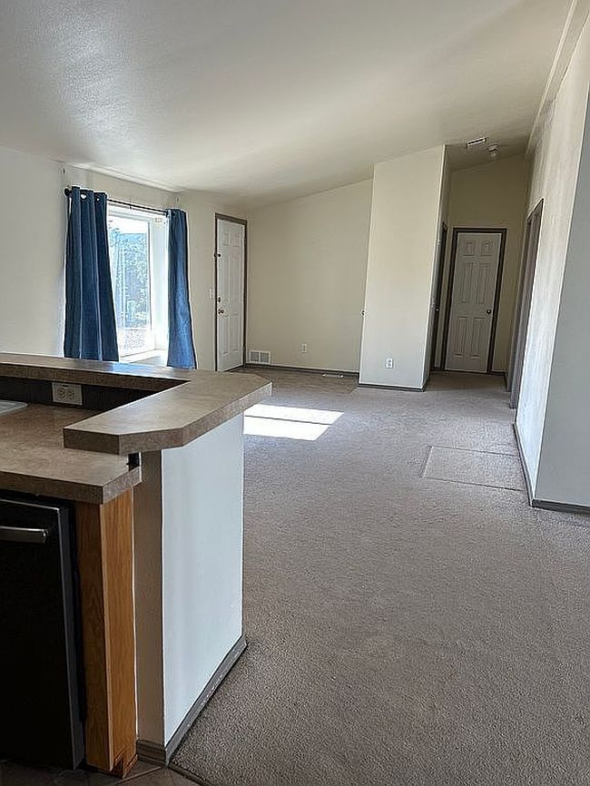 Photo of 188 Arrowhead Cir, Evanston, WY