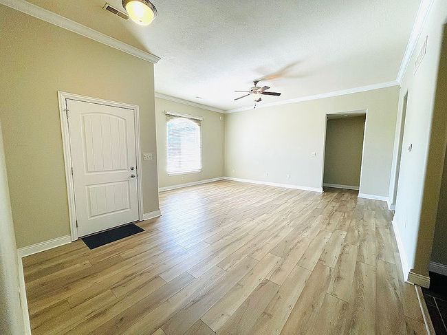 Additional photo 1 of property located at 4310 Zoe Ln