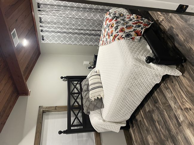 Image of 2255 Lakeshore Dr