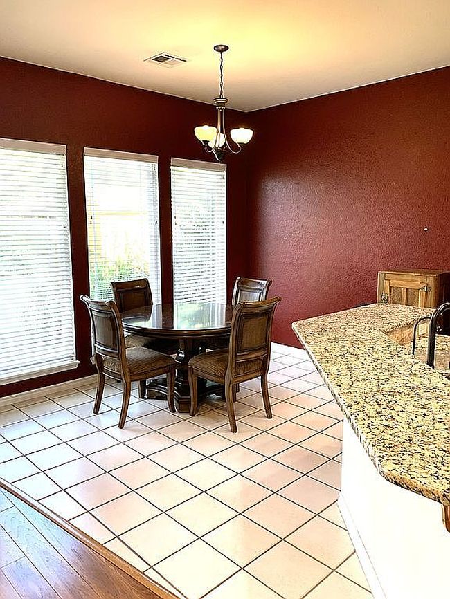 Photo of 1013 Quail Ridge Rd, Enid, OK
