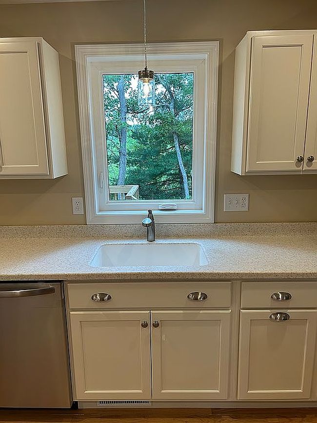 Photo of 18 Columbine Rd, Mansfield, MA