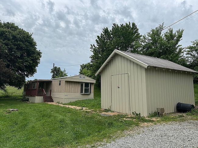 Photo of 2465 Highway 52, Loretto, KY