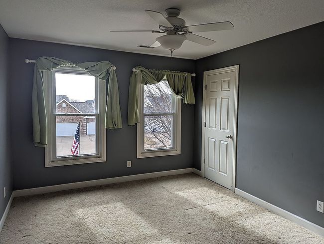 Image of 950 W Maple Ct
