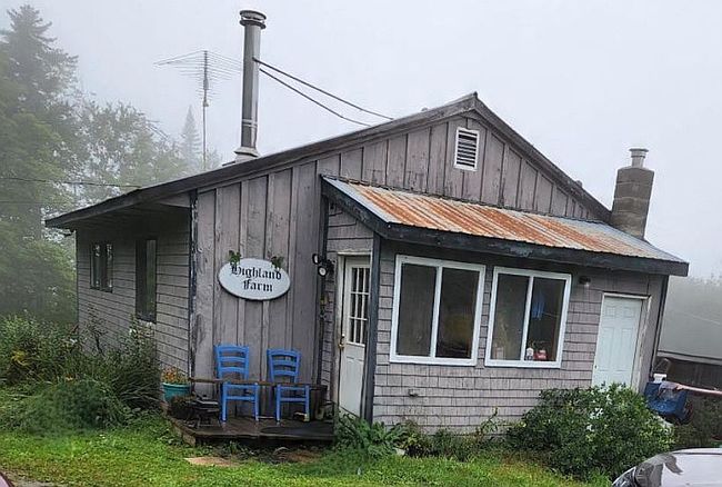 Photo of 1255 Coles Pond Rd, East Hardwick, VT
