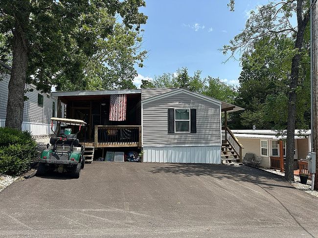 Photo of 16 Rosepetal Dr