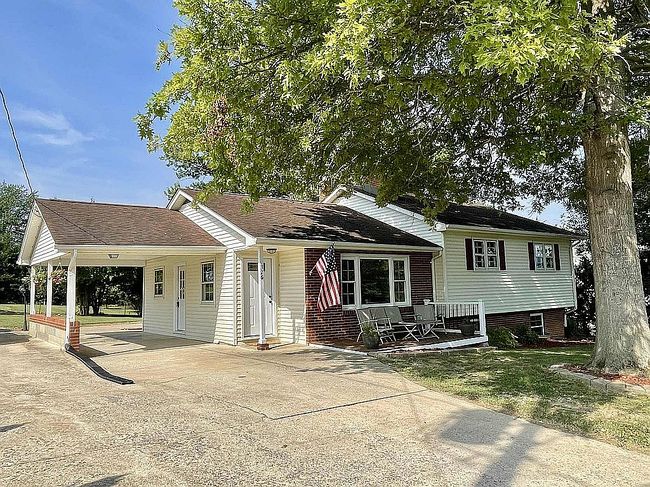 Photo of 326 Hollingsworth Rd, Woodstock, VA