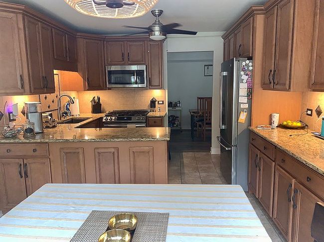 Photo of 10015 Cambridge Dr, Mokena, IL