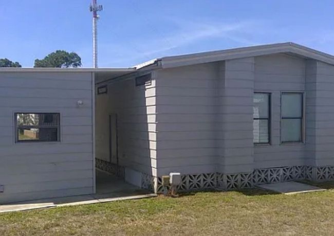 Photo of 920 Strongbox Ln, North Fort Myers, FL