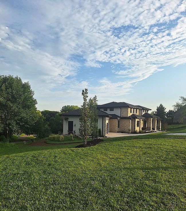 Additional photo 2 of property located at 22601 Hascall St