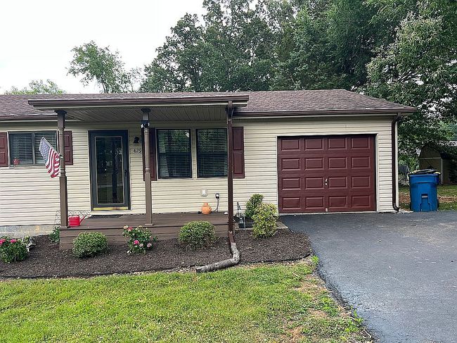 Image of 429 Cedar Springs Dr