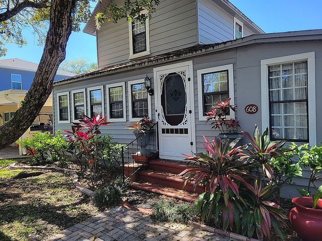 Image of 608 Indiana Ave