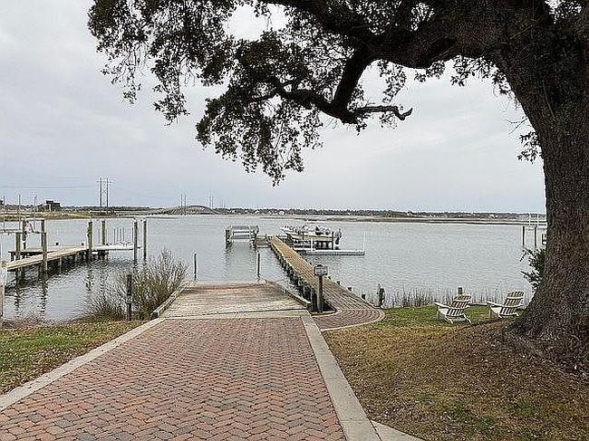 Photo of 400 Sunrise Ct, Emerald Isle, NC