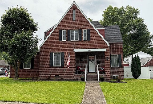 Image of 330 E 7th St