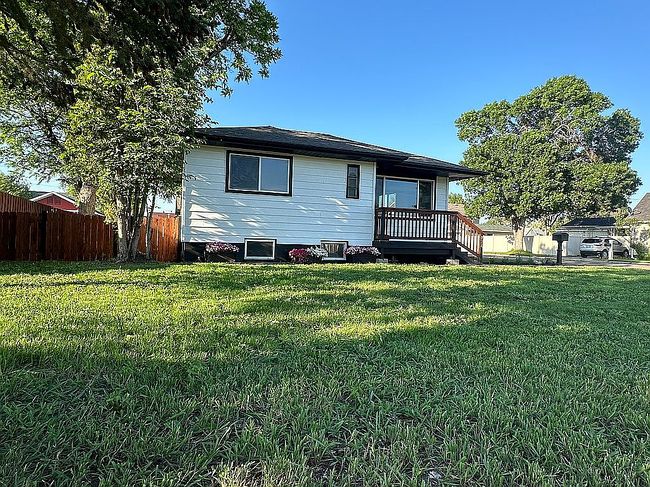 Image of 724 3rd St Se