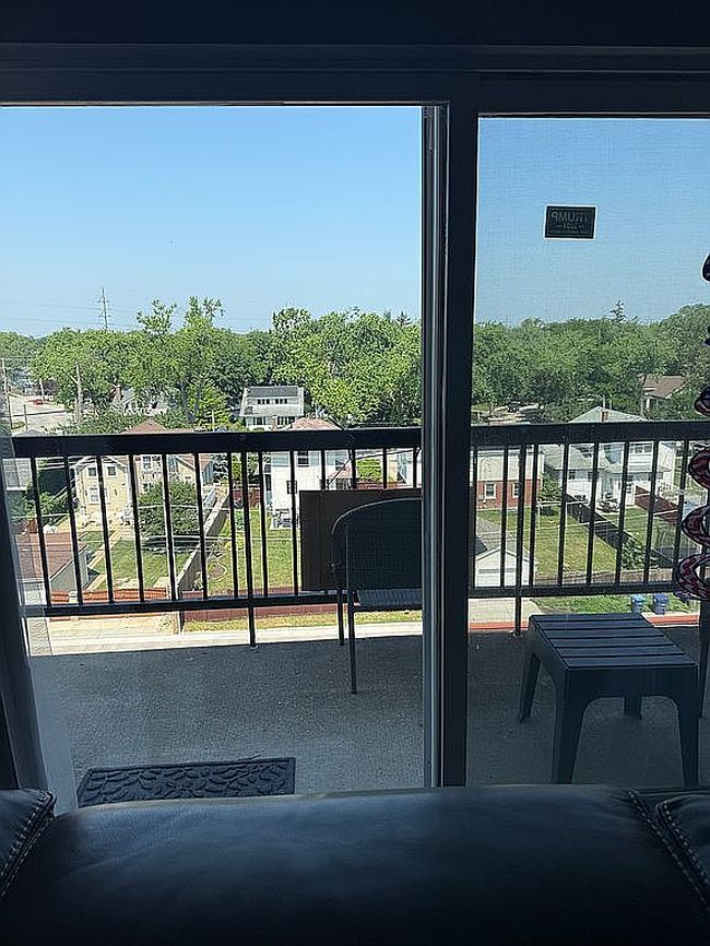 Photo of 820 Graceland Ave Apt 606, Des Plaines, IL