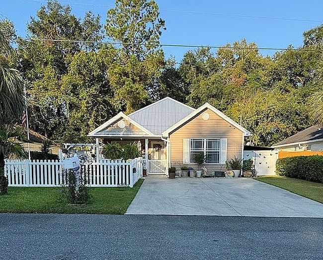 Photo of 28 Ruby Ln