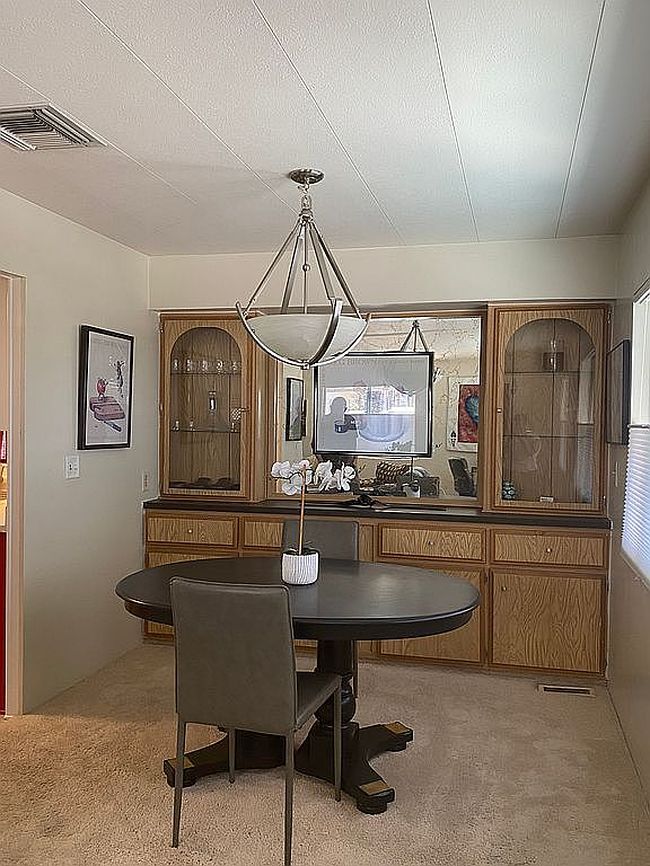 Image of 433 Butterfield