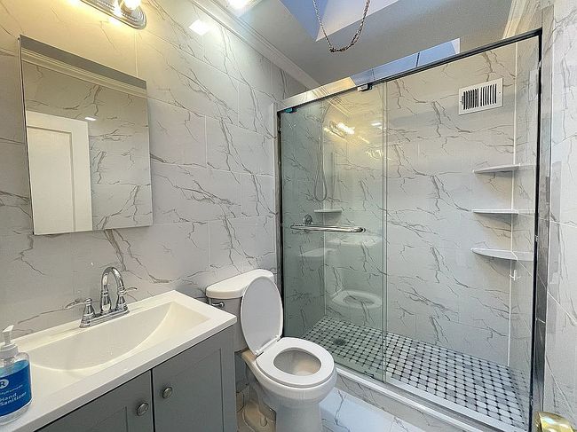 Photo of 6618 Akron St, Philadelphia, PA