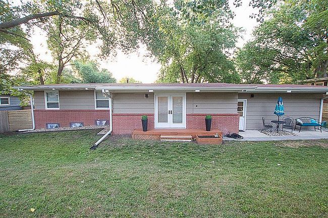 Photo of 5815 L St, Lincoln, NE