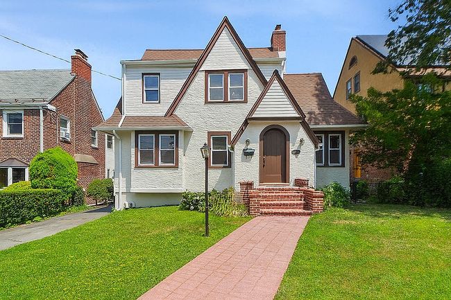 Photo of 11 Crawford St, Yonkers, NY