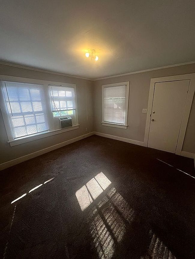 Photo of 409-411 Birch St, Sanford, NC