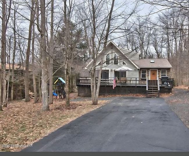 Image of 15 Hawthorn Dr