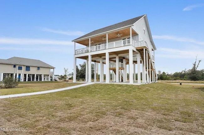 Photo of 5089 Atlantis Dr, Bay Saint Louis, MS