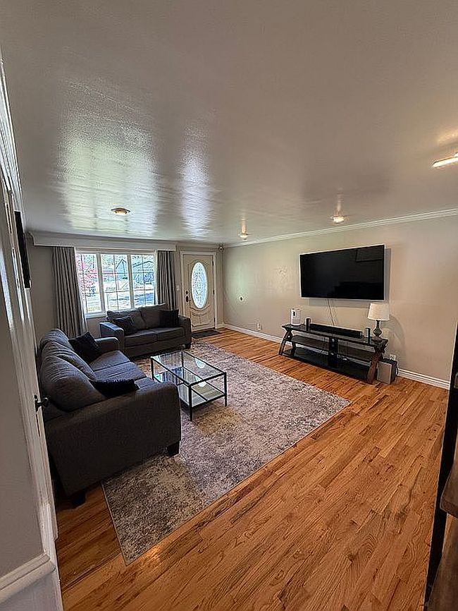 Image of 961 1st St
