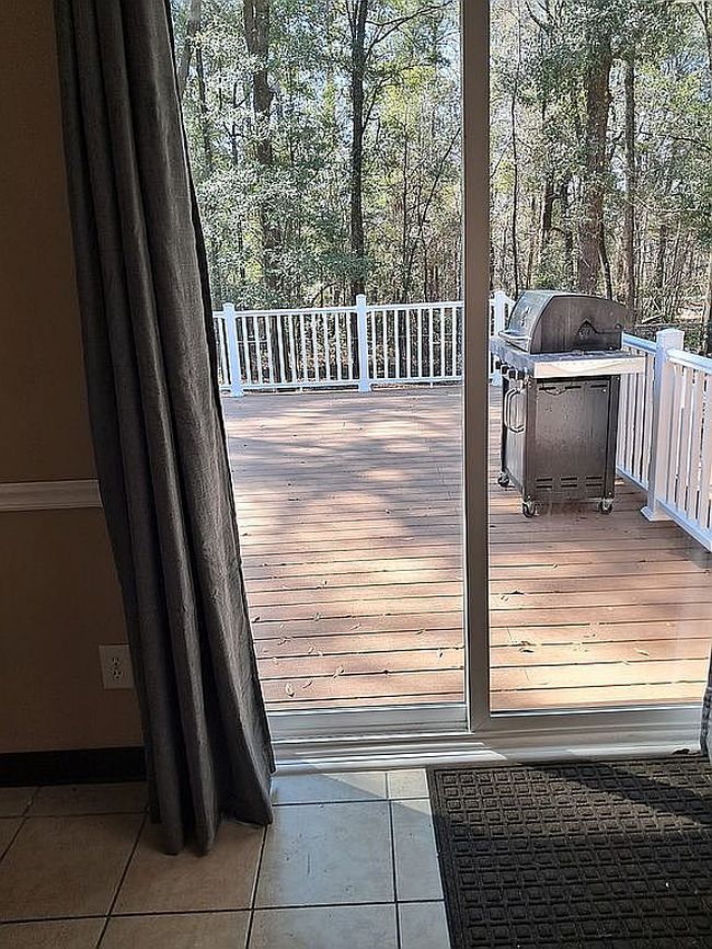 Image of 604 1st St