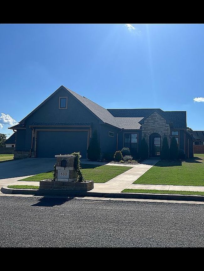 Image of 600 W Northlake Dr