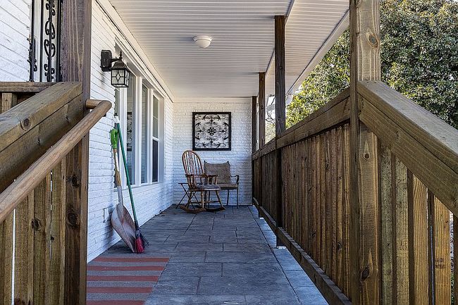 Image of 4800 Eggners Ferry Rd
