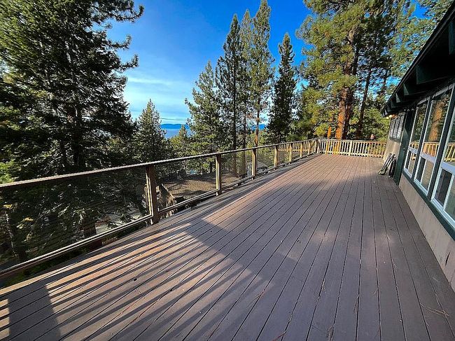 Image of 699 Lakeview Dr