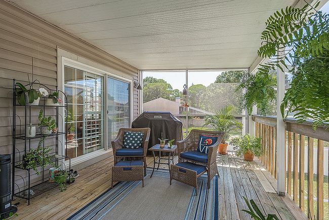 Image of 14 Baywood Dr