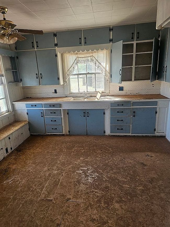 Photo of 815 W 3rd St, Spur, TX