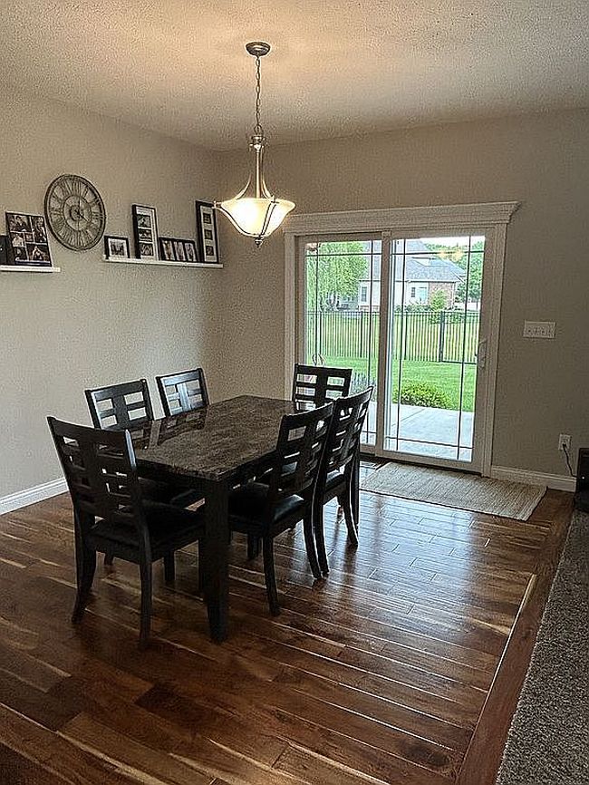 Image of 158 Colonial Ct