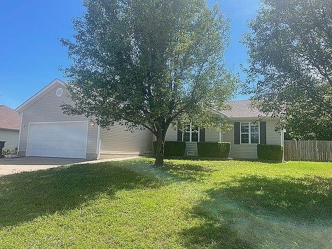 Photo of 2031 Redbird Dr, Webb City, MO