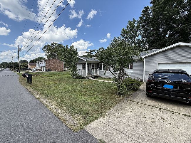 Photo of 327 Greenwood Dr, Williamstown, WV