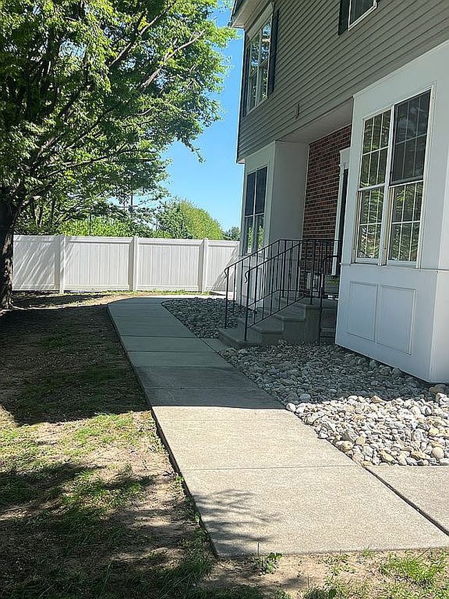 Additional photo 2 of property located at 2109 Sorrento Ct