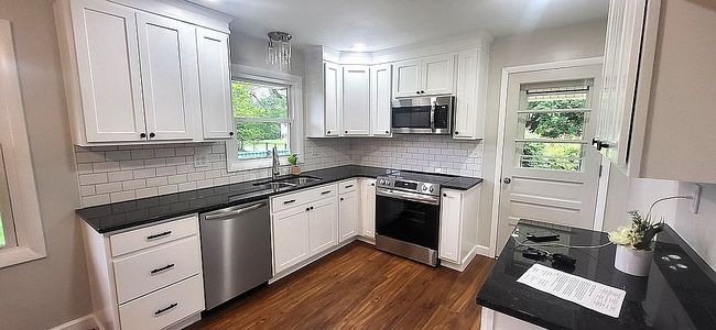 Image of 6890 Riverbend Dr