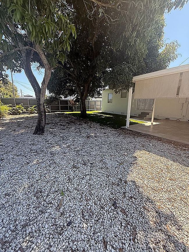 Image of 335 W 60th St