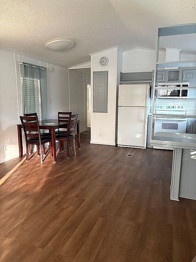 Photo of 10 Beach Ln, Brownsville, TX